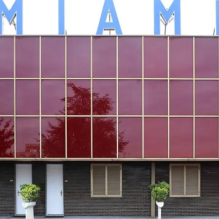 Miami 酒店 4*